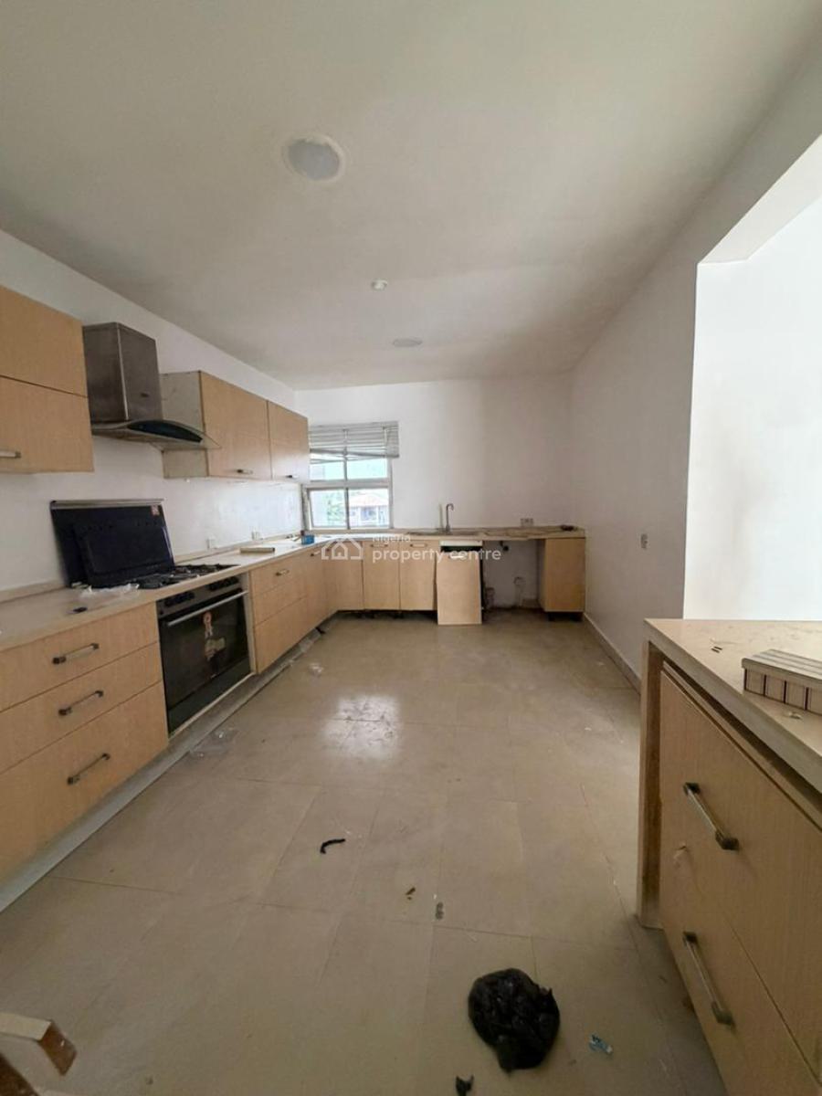 One of a Kind Spacious 2 Bedroom Penthouse with 24/7 Light & Cctv, Lekki Phase 1, Lekki, Lagos, Flat / Apartment for Rent