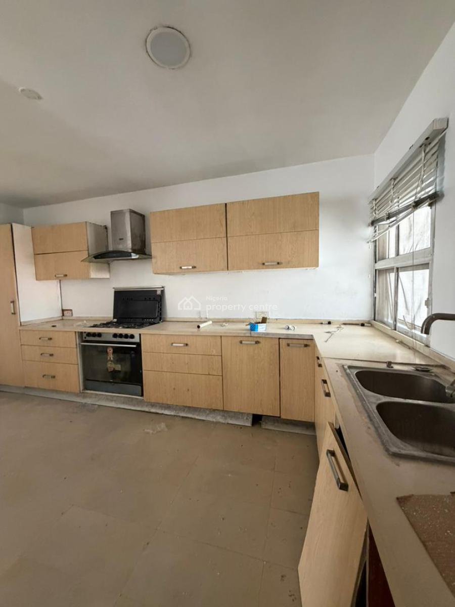 One of a Kind Spacious 2 Bedroom Penthouse with 24/7 Light & Cctv, Lekki Phase 1, Lekki, Lagos, Flat / Apartment for Rent