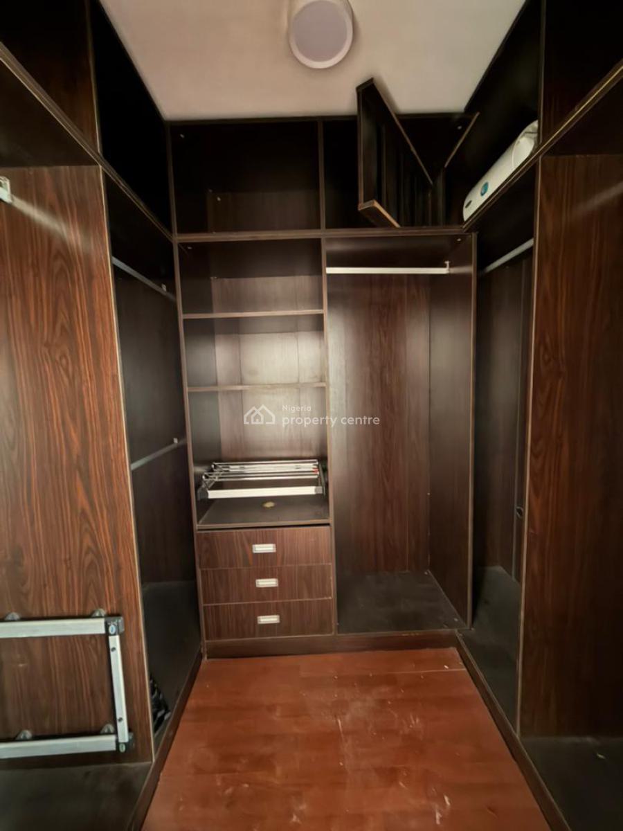 One of a Kind Spacious 2 Bedroom Penthouse with 24/7 Light & Cctv, Lekki Phase 1, Lekki, Lagos, Flat / Apartment for Rent