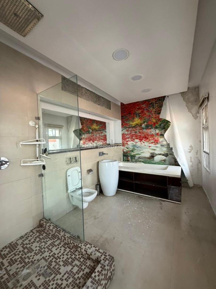 One of a Kind Spacious 2 Bedroom Penthouse with 24/7 Light & Cctv, Lekki Phase 1, Lekki, Lagos, Flat / Apartment for Rent