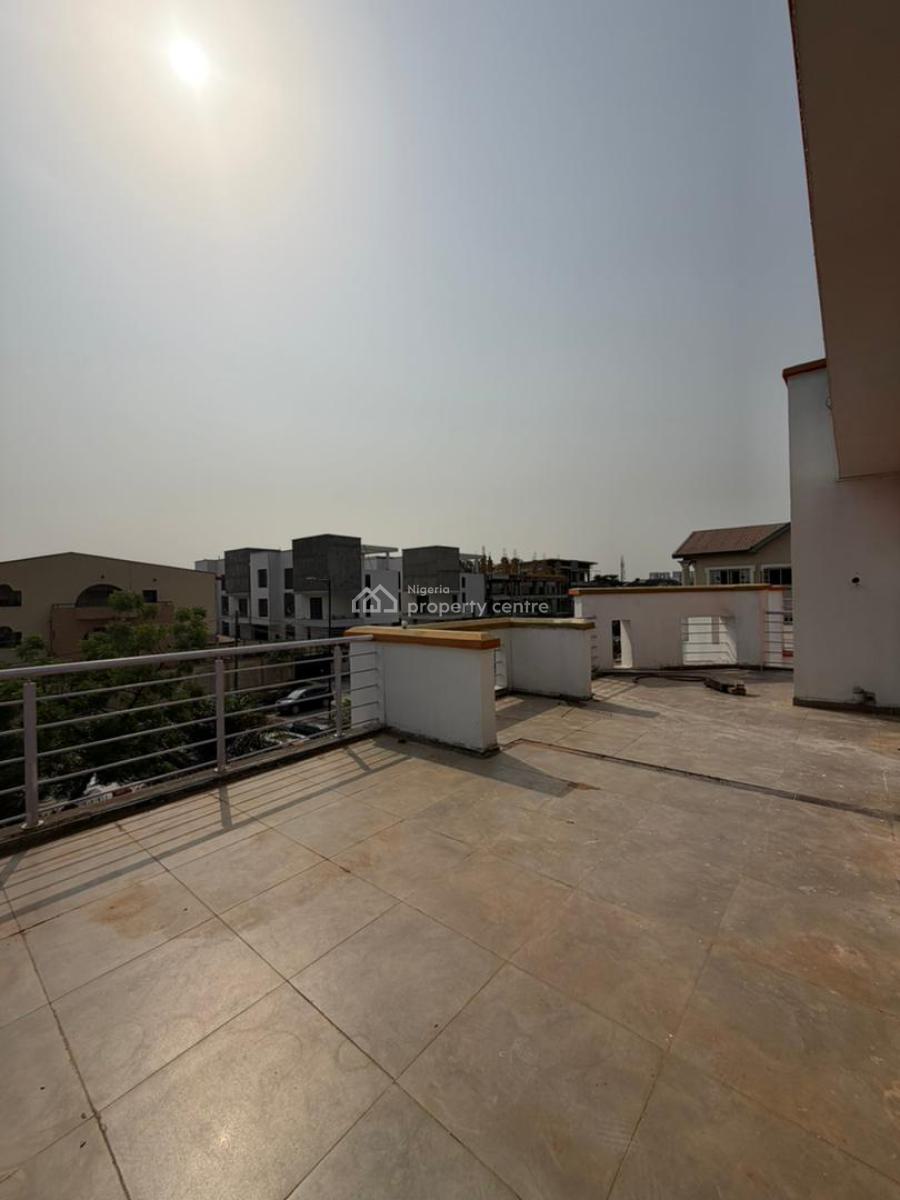 One of a Kind Spacious 2 Bedroom Penthouse with 24/7 Light & Cctv, Lekki Phase 1, Lekki, Lagos, Flat / Apartment for Rent