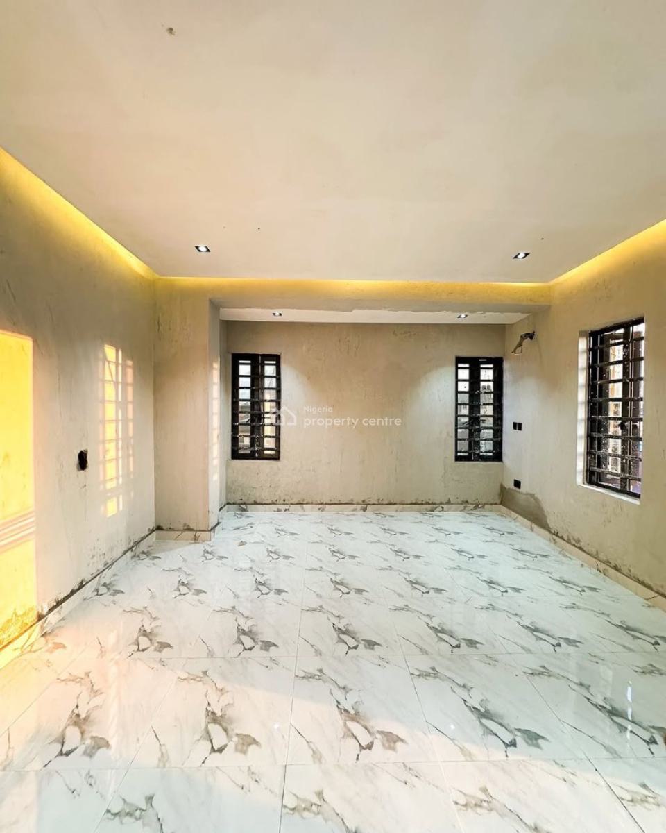 Exclusive 3 Bedroom Apartment, Yaba, Yaba, Lagos, Block of Flats for Sale