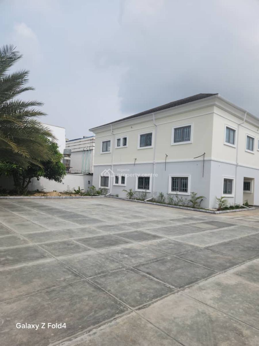 Lovely 4units 3bedroom Apartment with Service Quarters, Off Victoria Arobieke, Lekki Phase 1, Lekki, Lagos, Flat / Apartment for Rent
