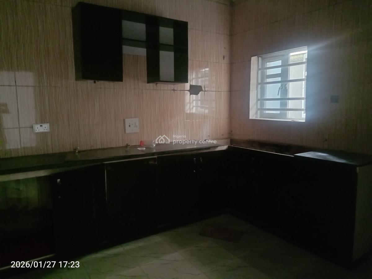 2 Bedroom Spacious Luxurious Flat, Ogoyo Express, Off Mobil Road, Ilaje, Ajah, Lagos, Flat / Apartment for Rent