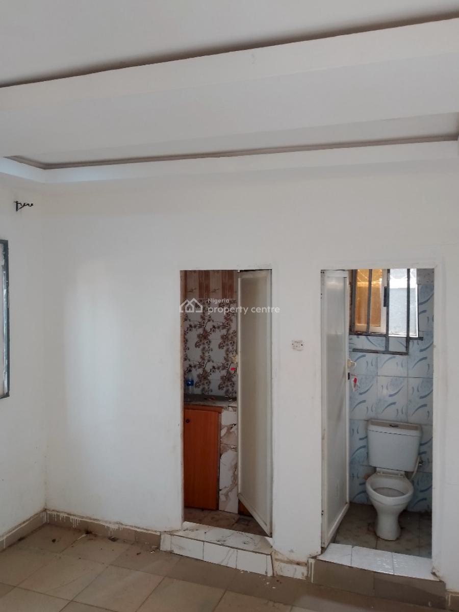 Nice Self Con, Apo Resettlement, Apo, Abuja, Self Contain (single Rooms) for Rent