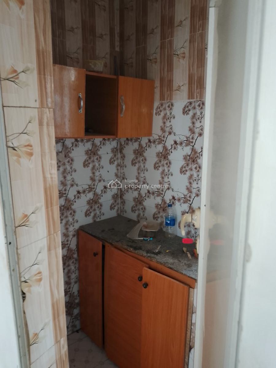 Nice Self Con, Apo Resettlement, Apo, Abuja, Self Contain (single Rooms) for Rent