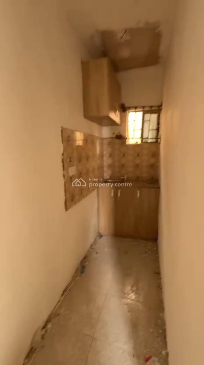 Lovely Miniflat in an Estate, Sabo, Yaba, Lagos, Mini Flat (room and Parlour) for Rent