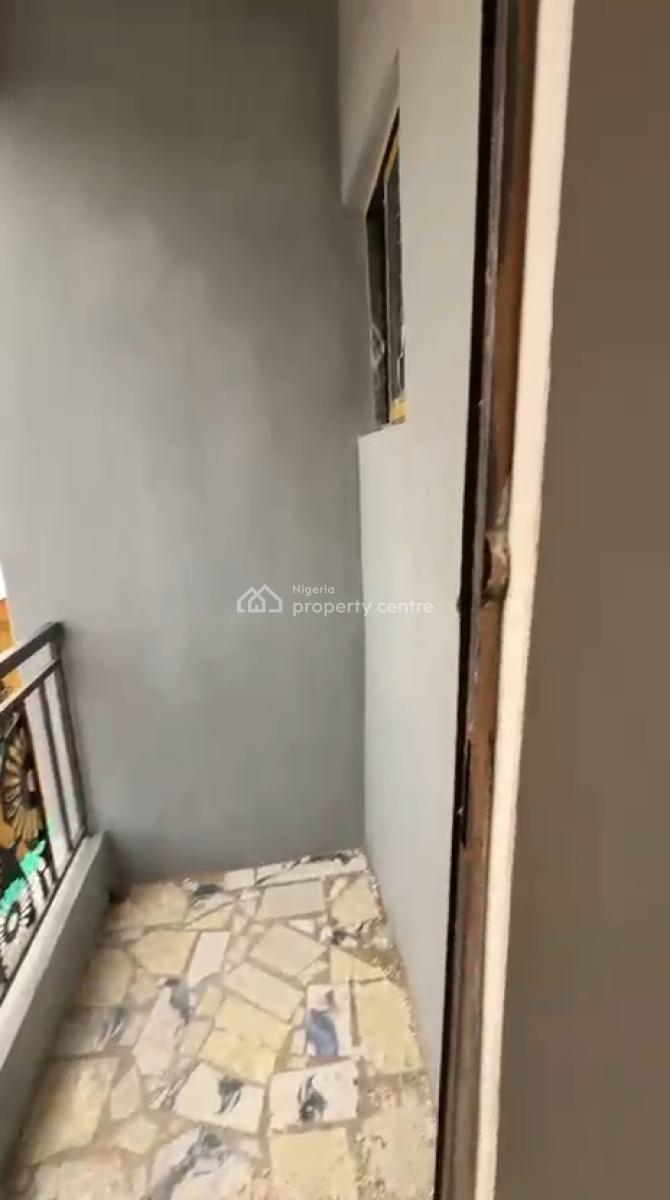 Lovely Miniflat in an Estate, Sabo, Yaba, Lagos, Mini Flat (room and Parlour) for Rent