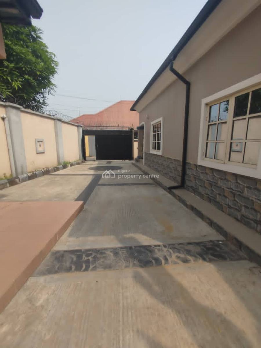 a Clean Three (3) Bedroom Detached Bungalow, Oron Road, Uyo, Akwa Ibom, Detached Bungalow for Sale