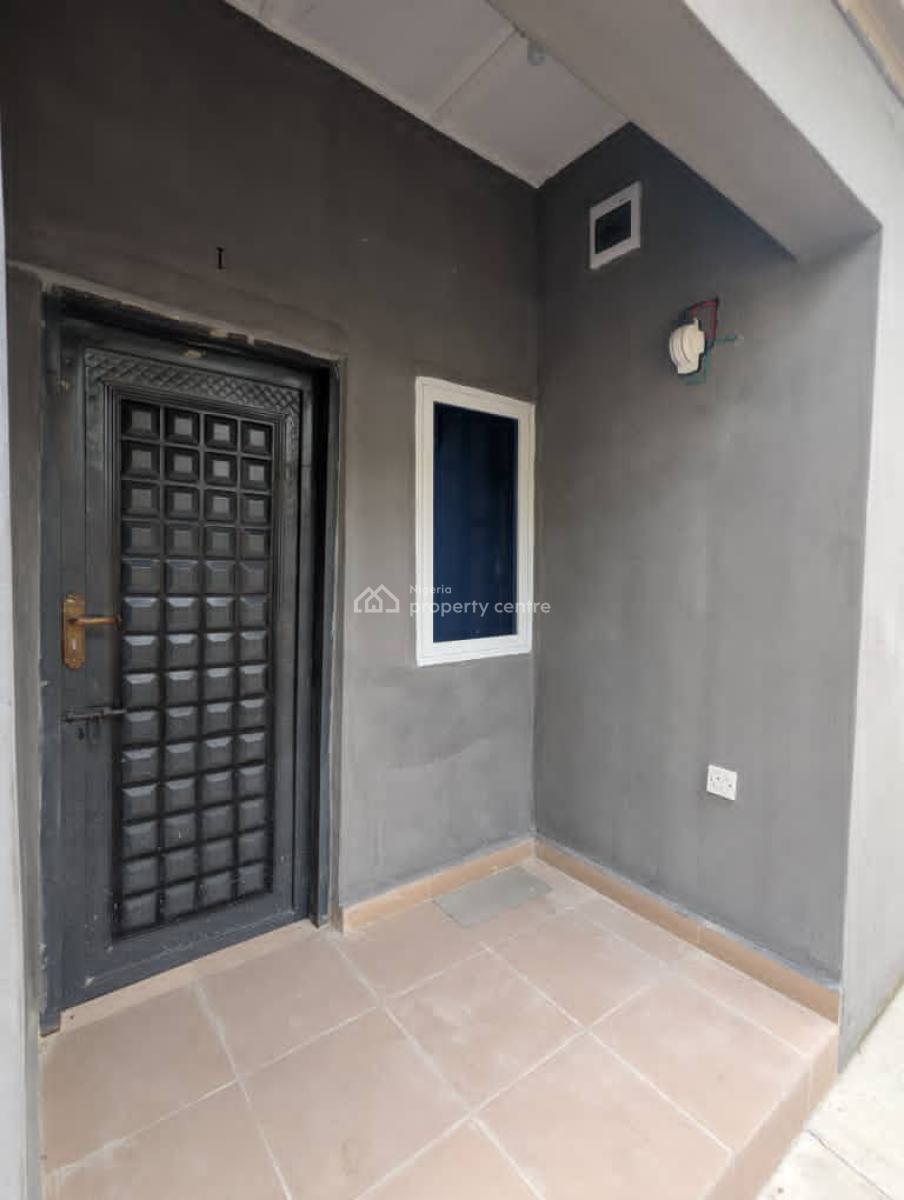 a Spacious Self-contained Apartment, Useoffot, Nwaniba Road, Uyo, Akwa Ibom, House for Rent
