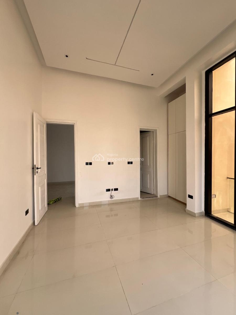 3 Bedroom Apartment with a Swimming Pool and Gym, Lekki Phase1, Lekki Phase 1, Lekki, Lagos, Flat / Apartment for Sale