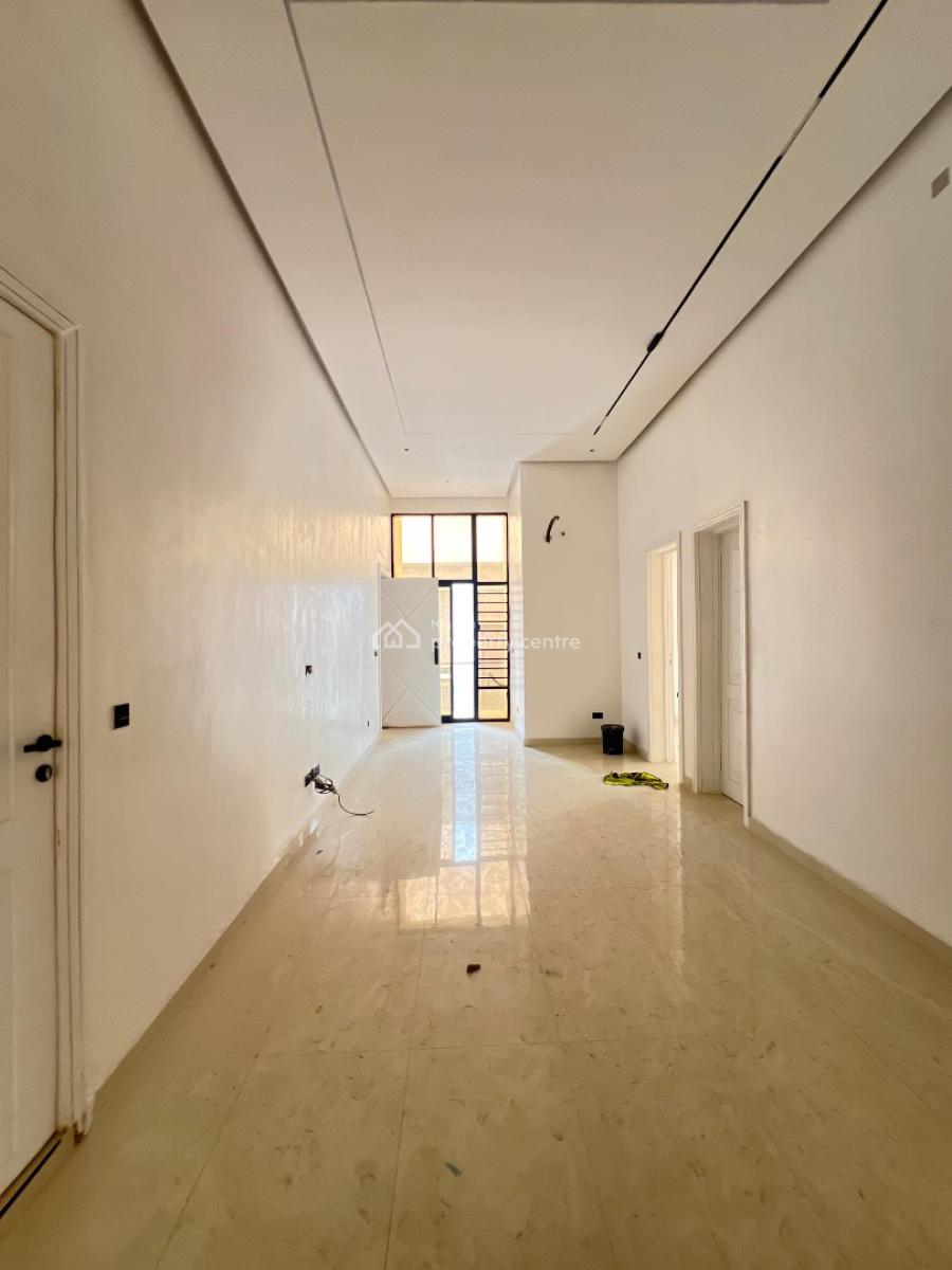 3 Bedroom Apartment with a Swimming Pool and Gym, Lekki Phase1, Lekki Phase 1, Lekki, Lagos, Flat / Apartment for Sale