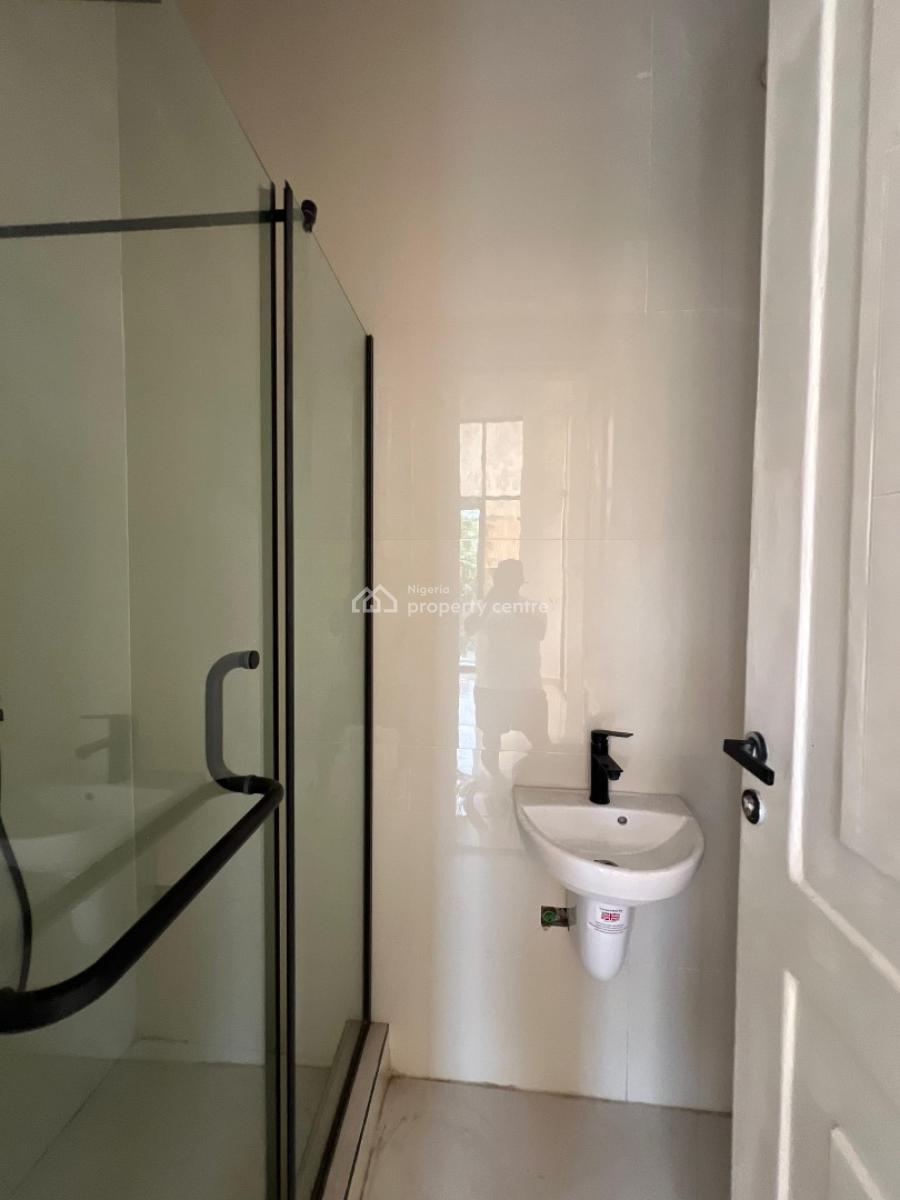 3 Bedroom Apartment with a Swimming Pool and Gym, Lekki Phase1, Lekki Phase 1, Lekki, Lagos, Flat / Apartment for Sale