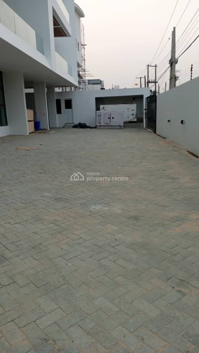 Spacious 2 Bedroom Apartment, Lekki, Lagos, Flat / Apartment for Sale
