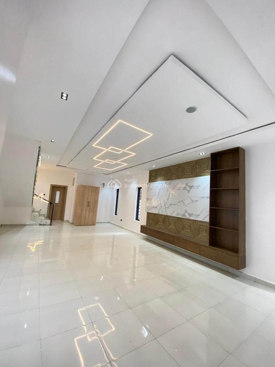 Distinguished 5-bedroom Detached Duplex with Swimming Pool & Bq, Vgc, Lekki, Lagos, Detached Duplex for Sale