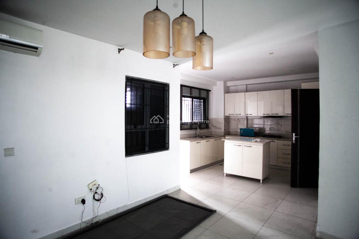 Luxury 3 Bedrooms Apartment with a Bq on The 3rd Floor, Lekki Phase 1, Lekki, Lagos, Flat / Apartment for Rent