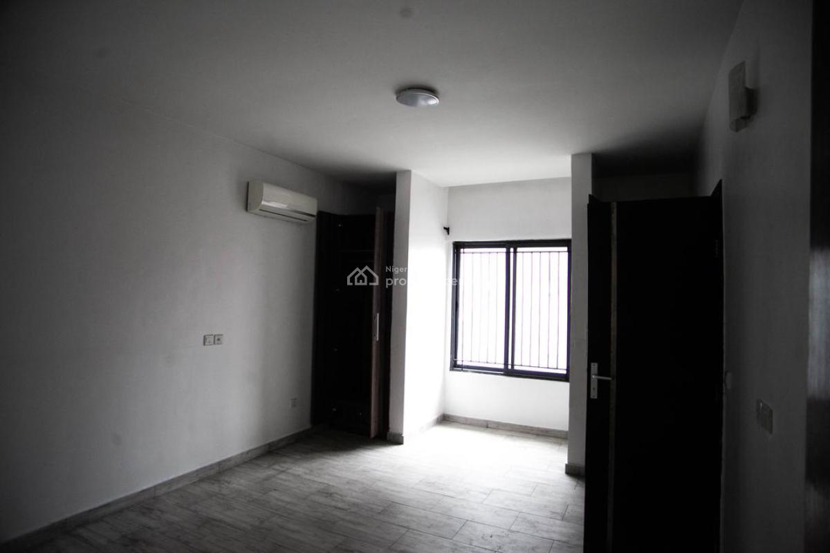 Luxury 3 Bedrooms Apartment with a Bq on The 3rd Floor, Lekki Phase 1, Lekki, Lagos, Flat / Apartment for Rent