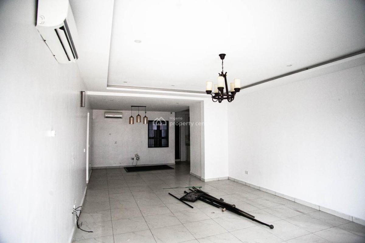 Luxury 3 Bedrooms Apartment with a Bq on The 3rd Floor, Lekki Phase 1, Lekki, Lagos, Flat / Apartment for Rent