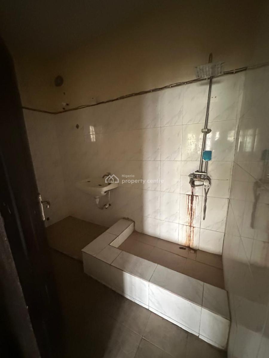 Well Maintained 4 Bed Rooms Semi Detached Duplex with 2 Bed Room Flat, Ilupeju Lagos, Ilupeju, Lagos, Semi-detached Duplex for Rent