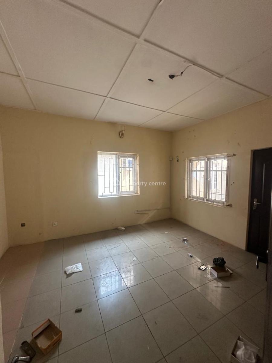 Well Maintained 4 Bed Rooms Semi Detached Duplex with 2 Bed Room Flat, Ilupeju Lagos, Ilupeju, Lagos, Semi-detached Duplex for Rent