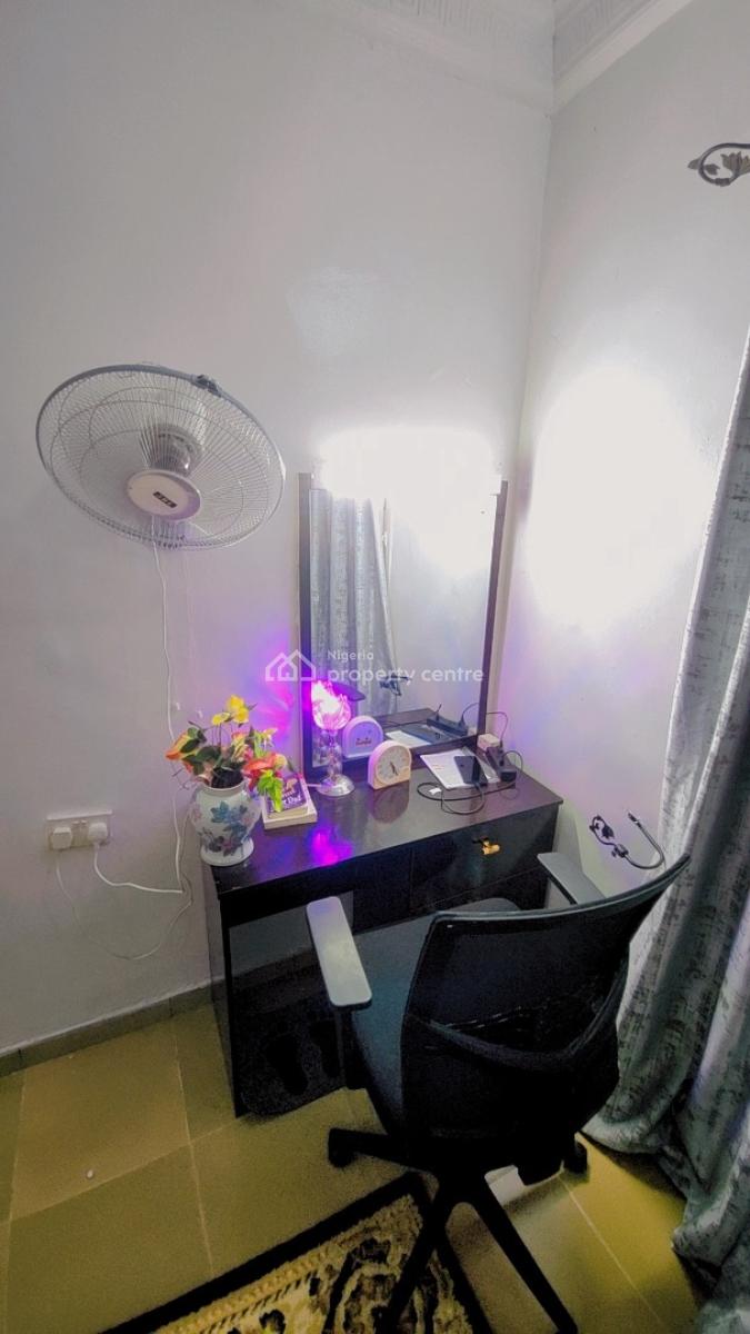 Luxury 1 Bedroom in a Serene Estate, Igbogbo Bayeku Road.beshide Fasola Estate., Igbogbo, Ikorodu, Lagos, Mini Flat (room and Parlour) Short Let