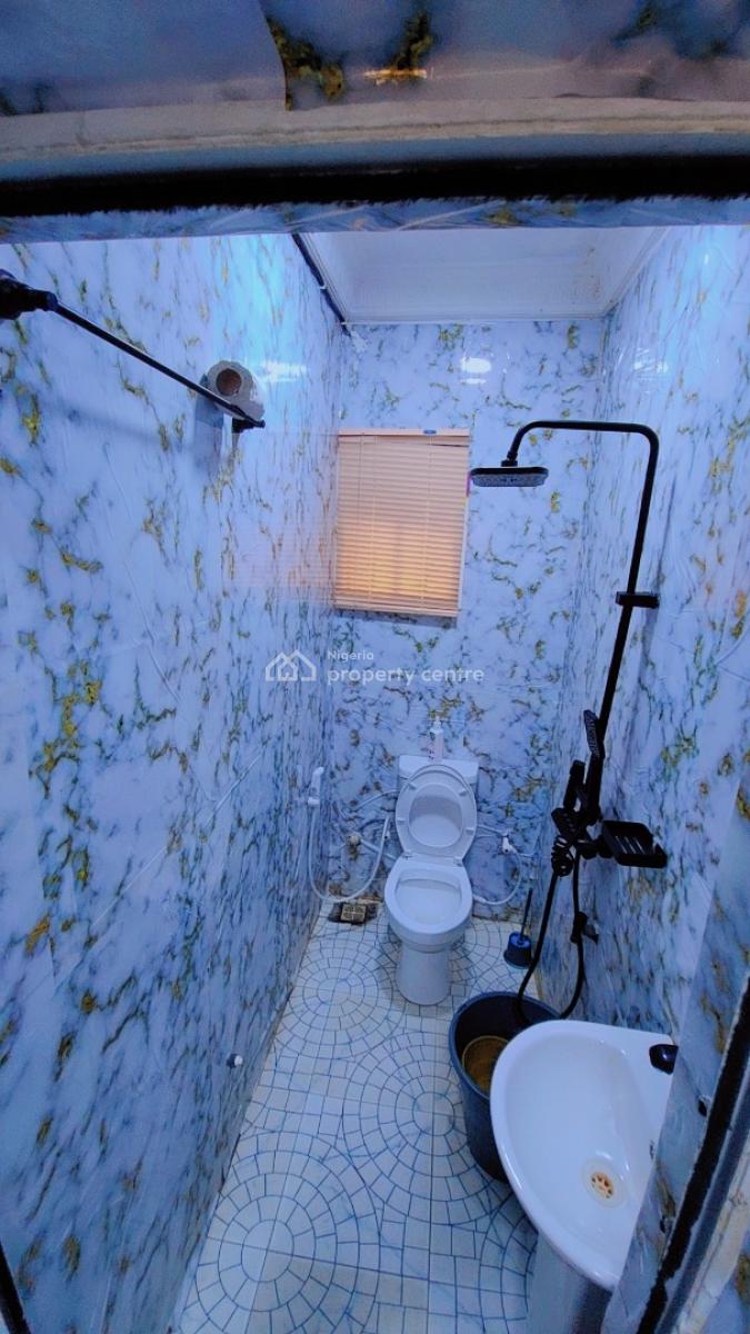 Luxury 1 Bedroom in a Serene Estate, Igbogbo Bayeku Road.beshide Fasola Estate., Igbogbo, Ikorodu, Lagos, Mini Flat (room and Parlour) Short Let