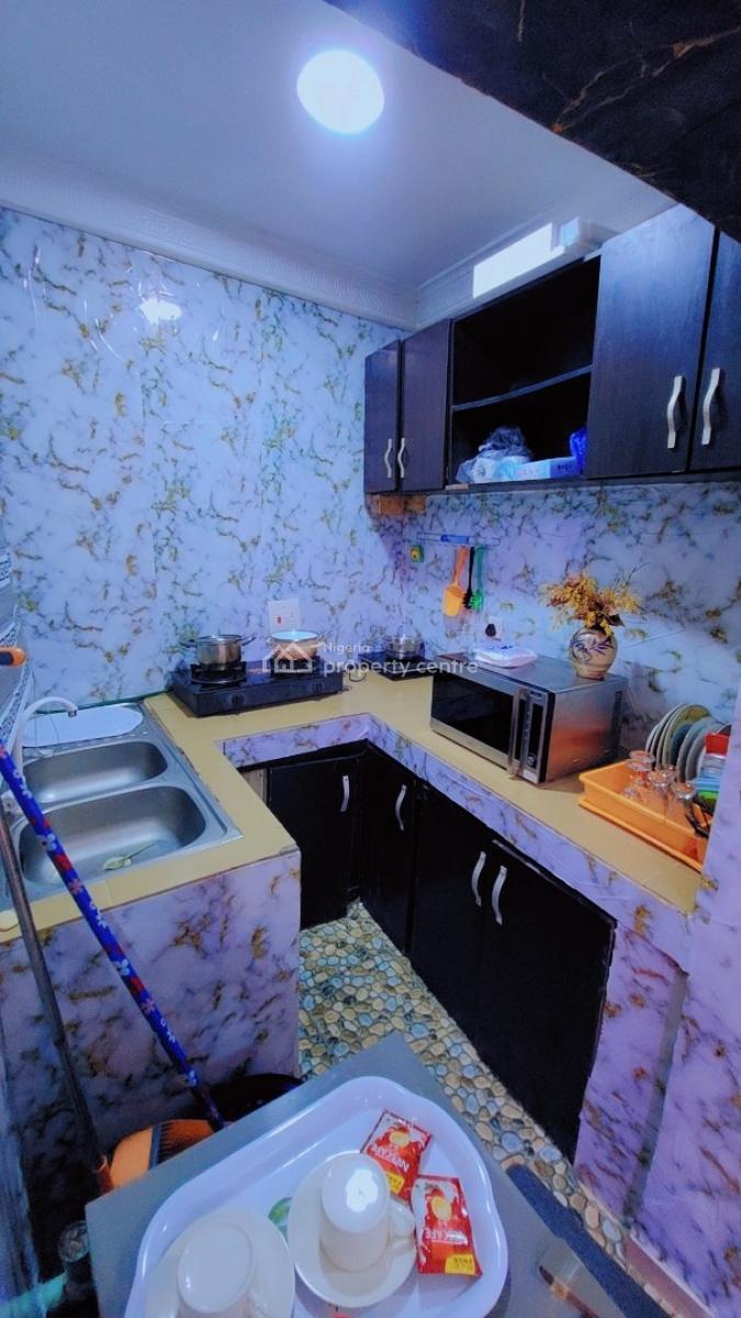 Luxury 1 Bedroom in a Serene Estate, Igbogbo Bayeku Road.beshide Fasola Estate., Igbogbo, Ikorodu, Lagos, Mini Flat (room and Parlour) Short Let