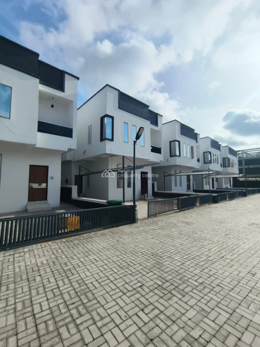 Fully Detached 4 Bedroom with Bq in a Fully Serviced Estate, Lekki County, Ikota, Lekki, Lagos, Detached Duplex for Rent