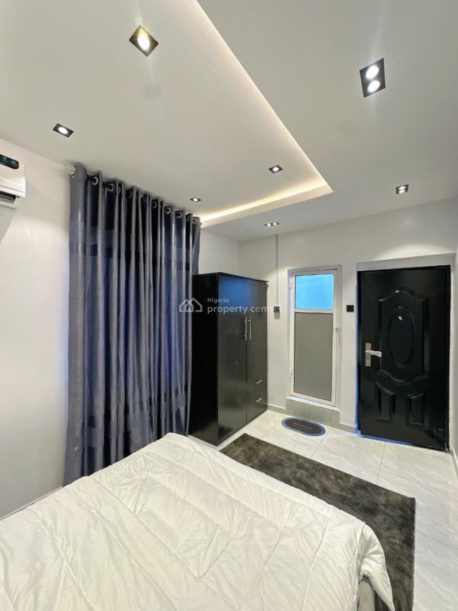 Stunning-two  Bedrooms Apartment, Alagomeji, Yaba, Lagos, Flat / Apartment Short Let