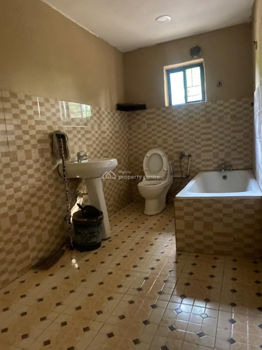 Massive 3 Bedroom Bungalow in a Big Compound Space, Life Camp, Abuja, Detached Bungalow for Rent