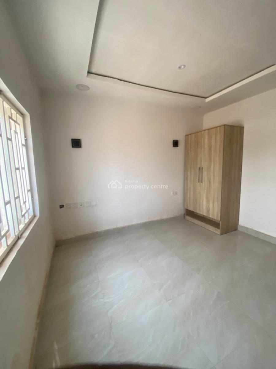 Luxury 8 Rooms Hotel /apartment in a Secured Estate , Tarred Road, Gaduwa, Abuja, Detached Duplex for Sale