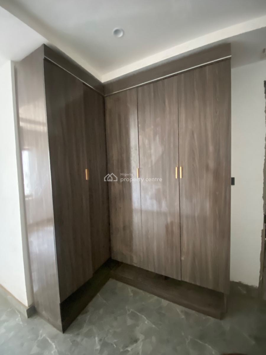 Luxury 8 Rooms Hotel /apartment in a Secured Estate , Tarred Road, Gaduwa, Abuja, Detached Duplex for Sale