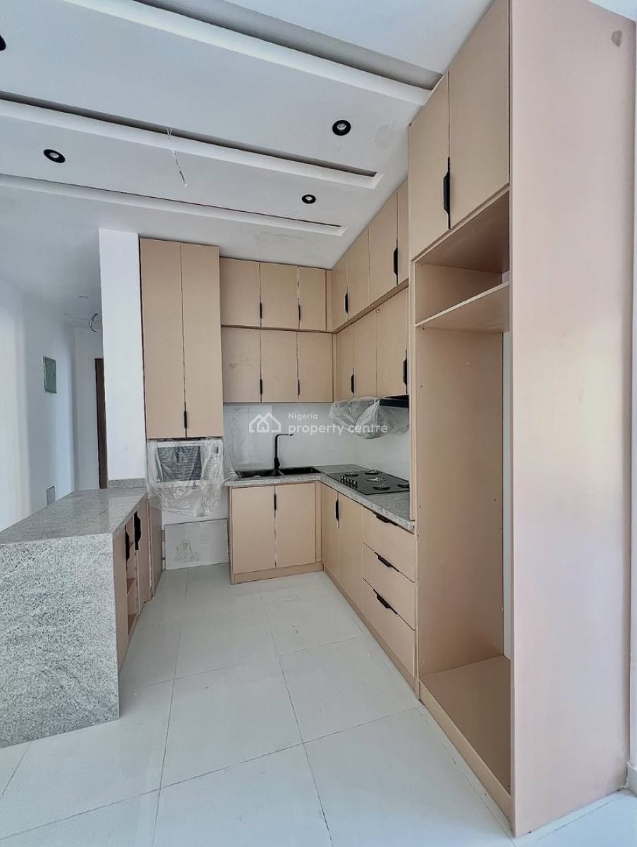 Fully Serviced 2 Bedroom Apartment, Lekki Phase 1, Lekki, Lagos, Block of Flats for Sale