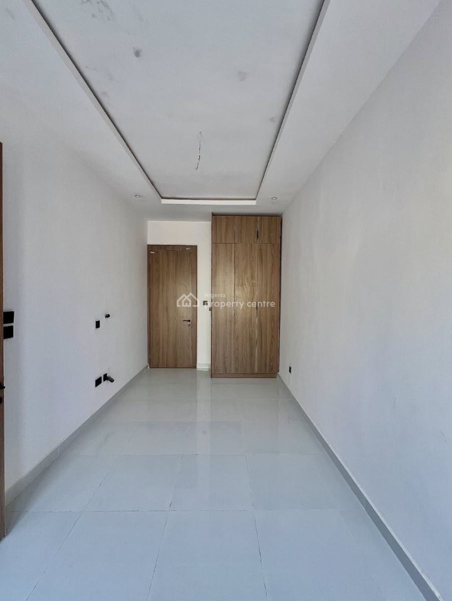 Fully Serviced 2 Bedroom Apartment, Lekki Phase 1, Lekki, Lagos, Block of Flats for Sale