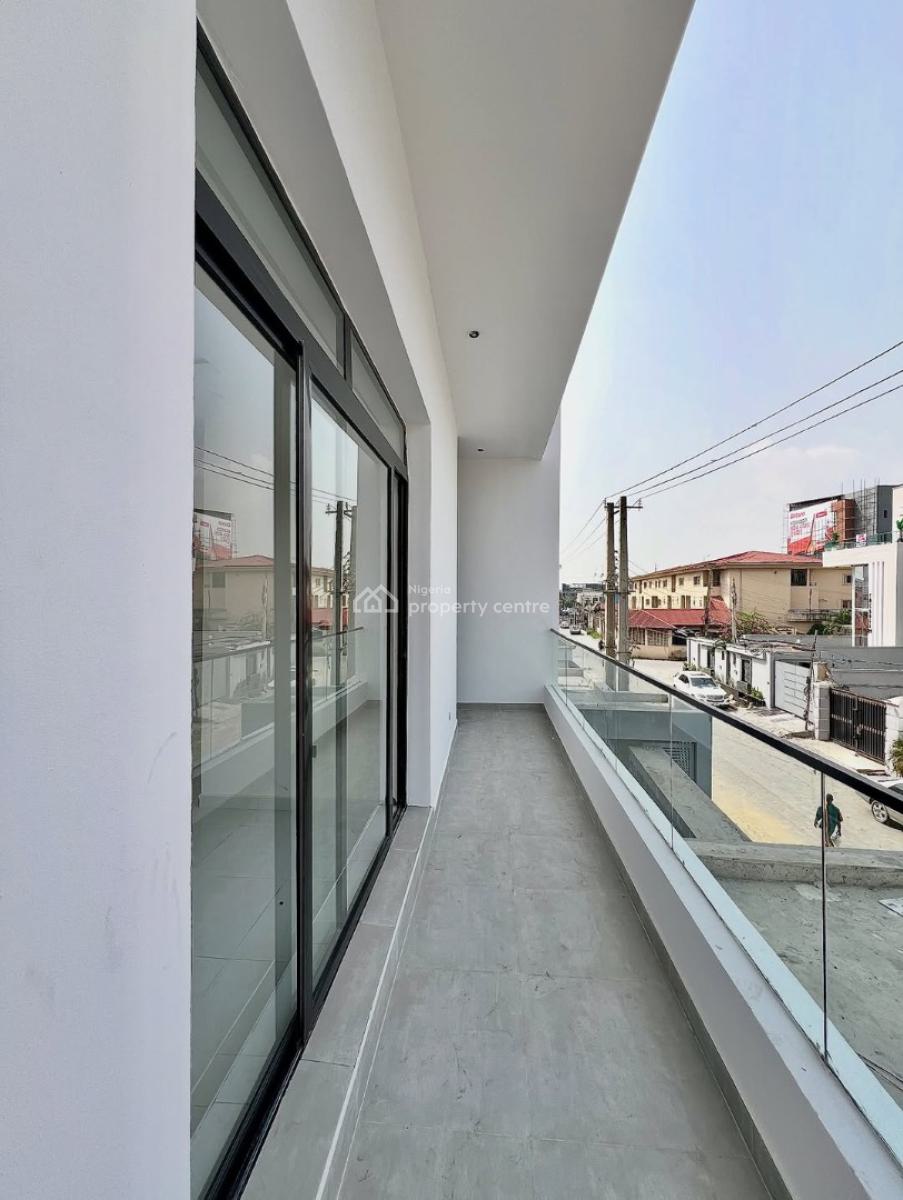 Fully Serviced 2 Bedroom Apartment, Lekki Phase 1, Lekki, Lagos, Block of Flats for Sale