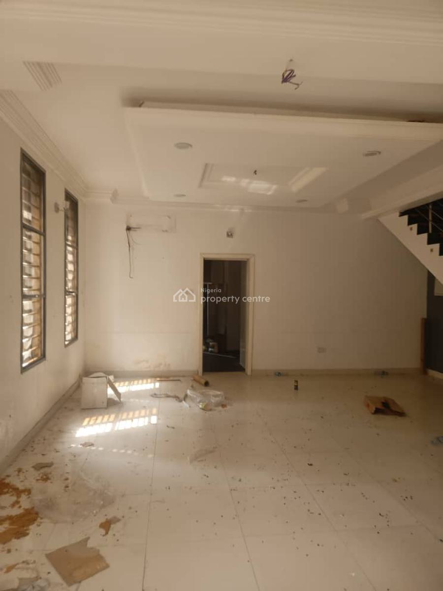 4 Bedroom Terrace in Oniru Victoria Island  4 People in The Compound., Oniru, Victoria Island (vi), Lagos, Terraced Duplex for Sale