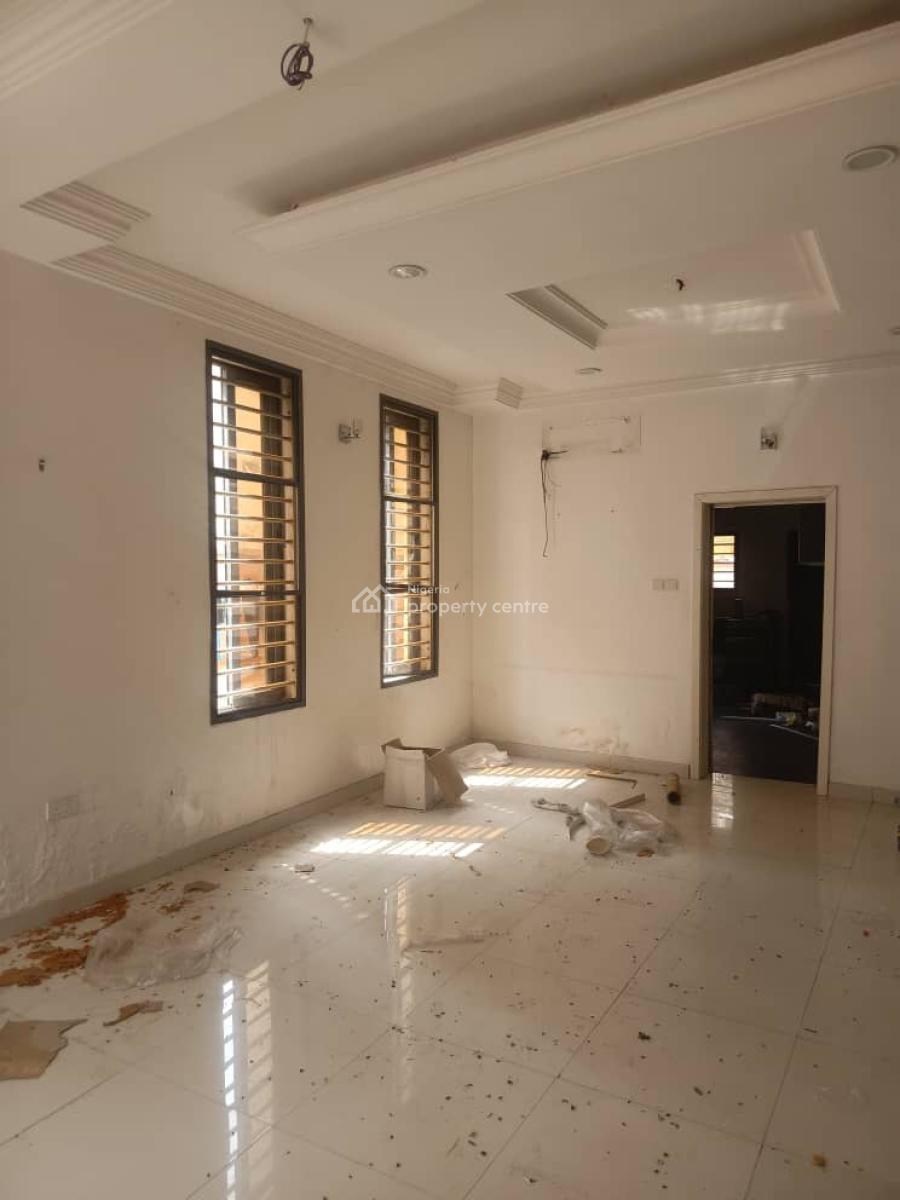 4 Bedroom Terrace in Oniru Victoria Island  4 People in The Compound., Oniru, Victoria Island (vi), Lagos, Terraced Duplex for Sale