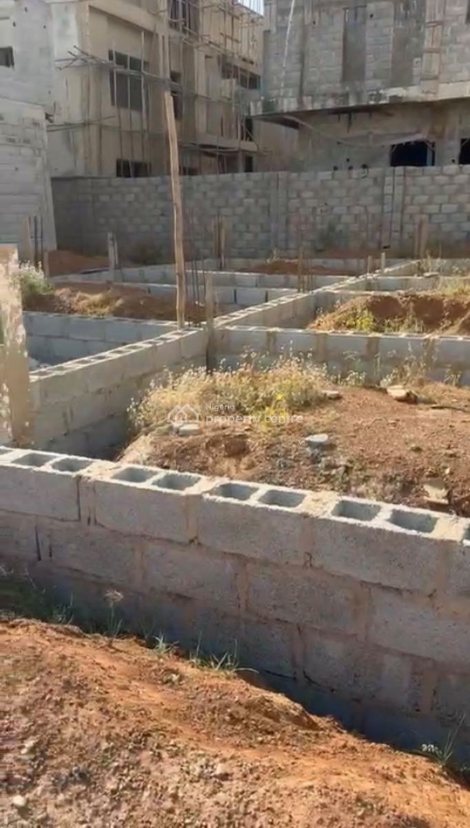 5 Bedroom Dpc Land , 400sqm in an Estate on a Tarred Road, Gaduwa, Abuja, Residential Land for Sale