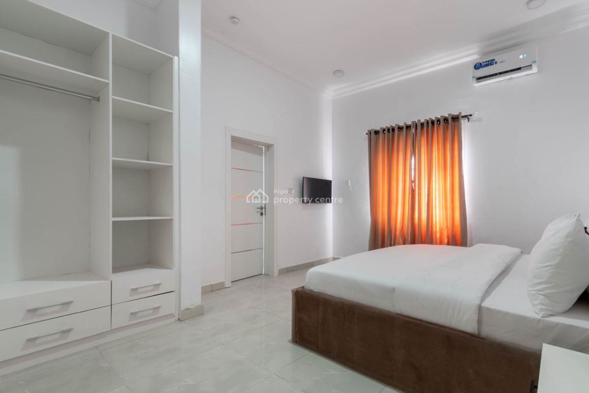 Luxury 3 Bedroom Apartment, Folashade Ave, Lekki Phase 1, Lekki, Lagos, Flat / Apartment Short Let