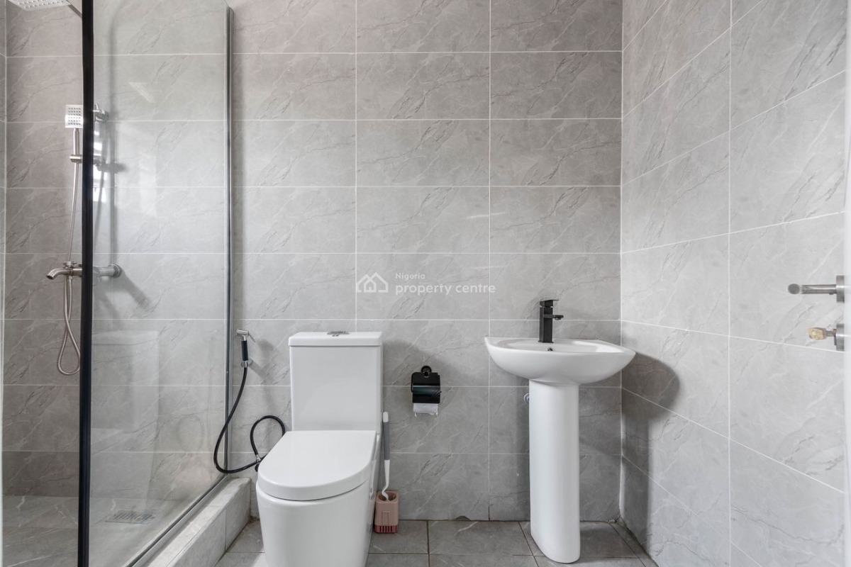 Luxury 3 Bedroom Apartment, Folashade Ave, Lekki Phase 1, Lekki, Lagos, Flat / Apartment Short Let