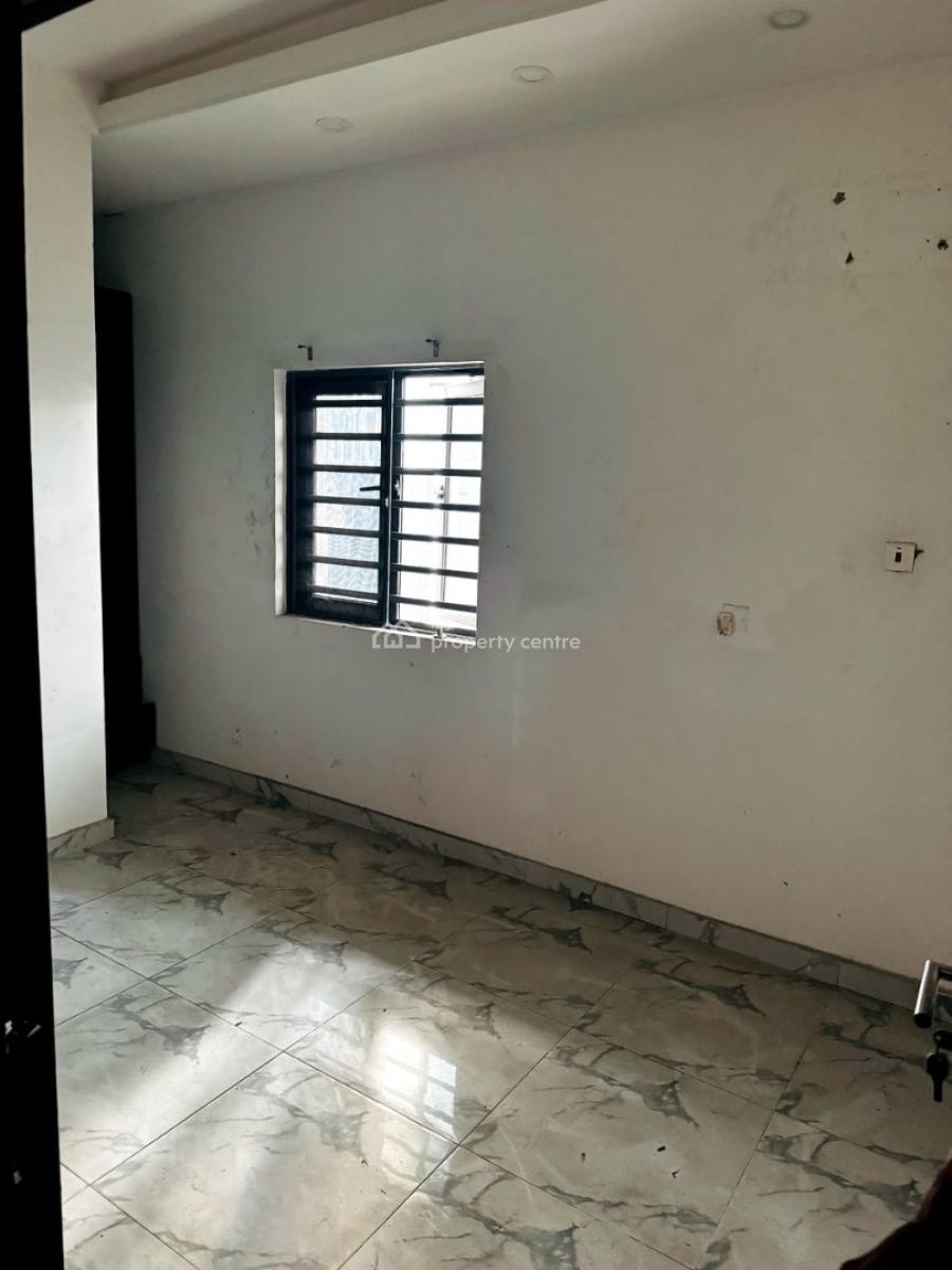 2bedroom Flat, Lekki Phase 1, Lekki, Lagos, Flat / Apartment for Rent