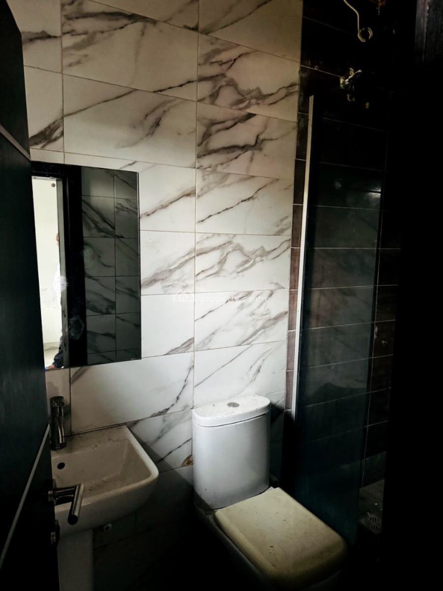 2bedroom Flat, Lekki Phase 1, Lekki, Lagos, Flat / Apartment for Rent