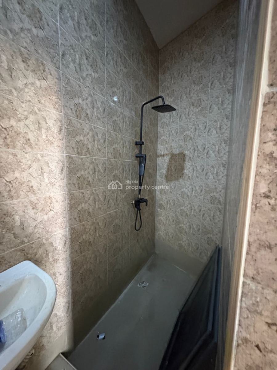 Spacious 1bedroom Apartment with 2toilets, Chevron, Lekki, Lagos, Mini Flat (room and Parlour) for Rent