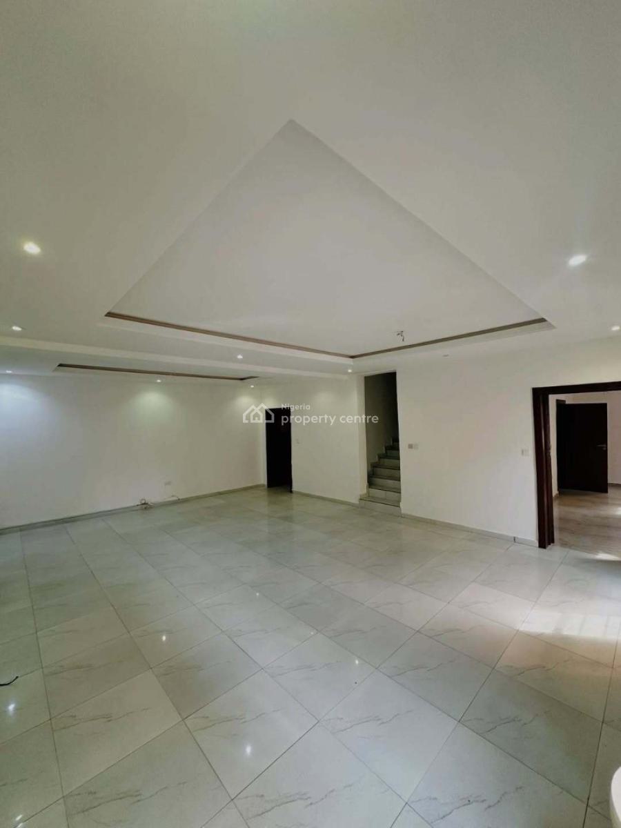 Fully Serviced 3-bedroom Maisonette with Bq, Lekki Phase 1, Lekki, Lagos, Flat / Apartment for Rent