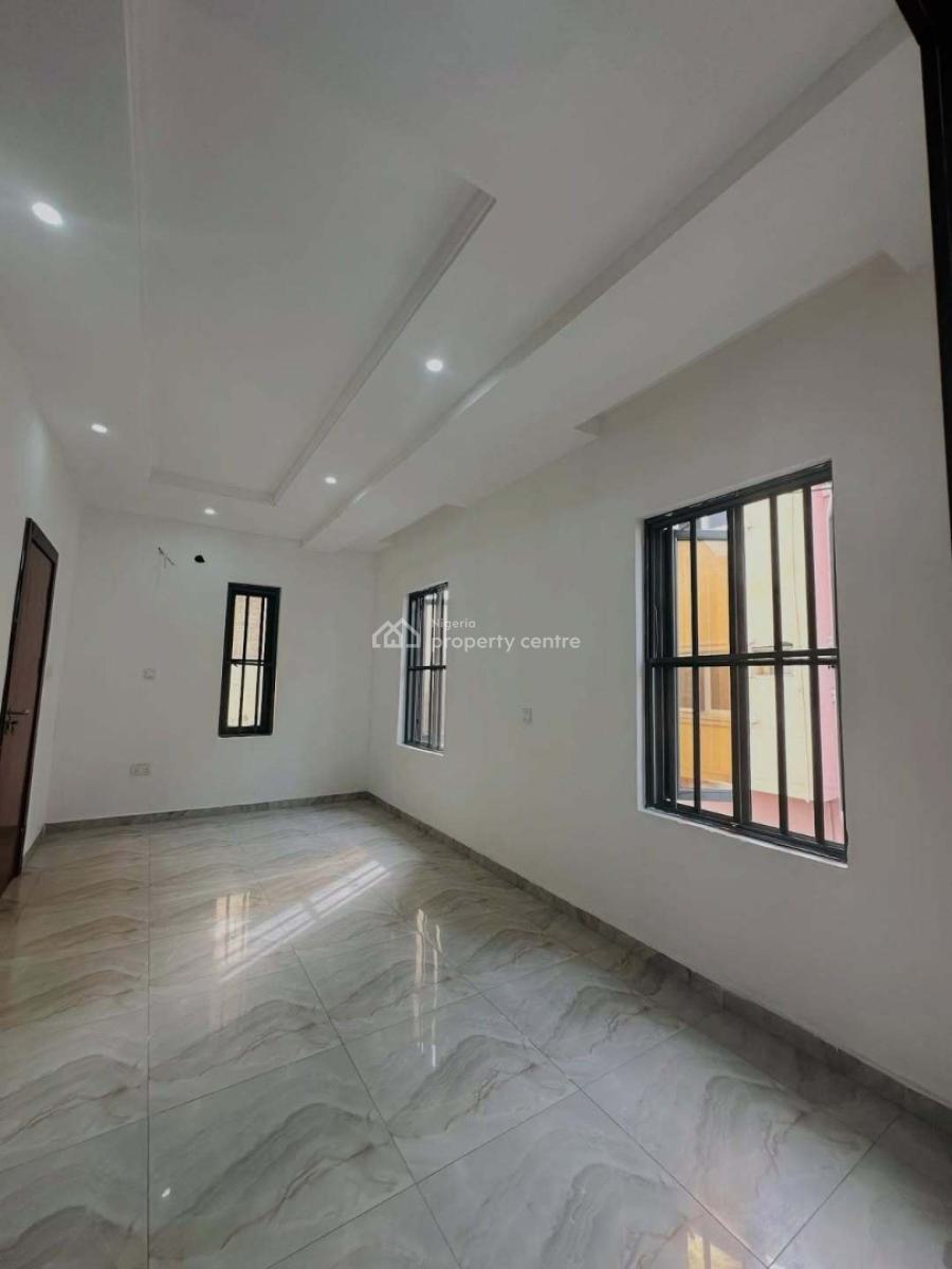 Fully Serviced 3-bedroom Maisonette with Bq, Lekki Phase 1, Lekki, Lagos, Flat / Apartment for Rent