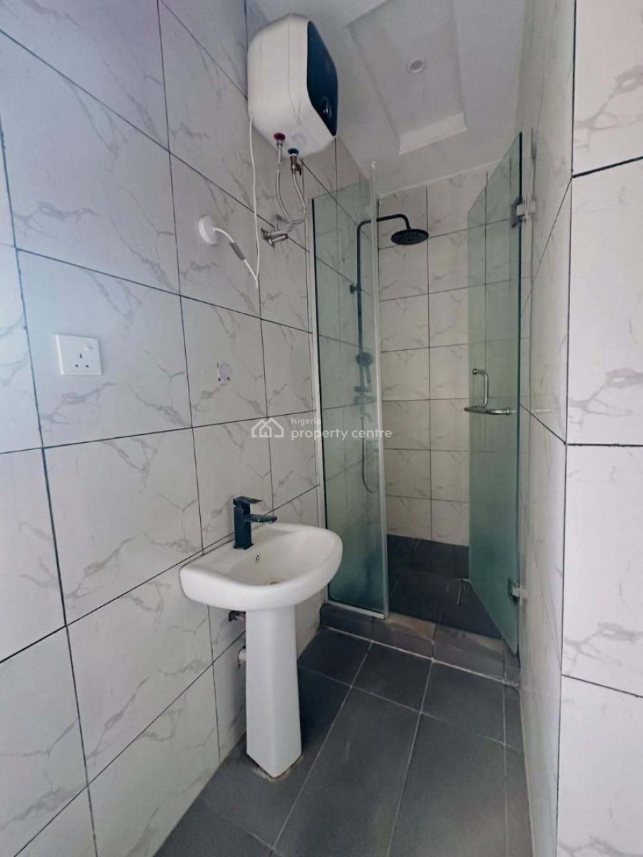Fully Serviced 3-bedroom Maisonette with Bq, Lekki Phase 1, Lekki, Lagos, Flat / Apartment for Rent
