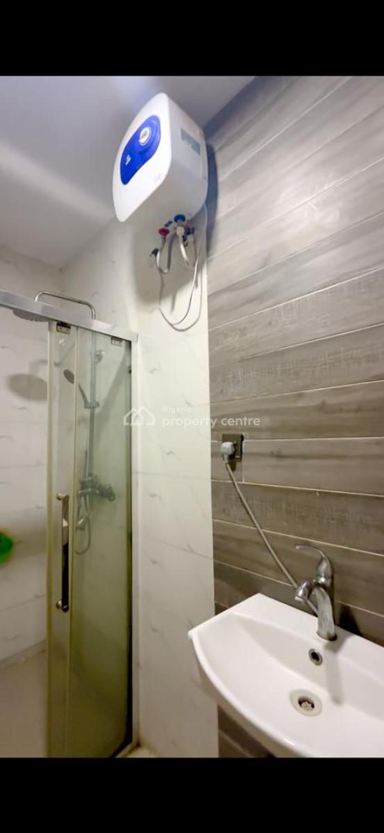 Spacious Masters Bedroom in a Serene Location, Royal Pine Gate 3, Orvhid Riad, Lekki, Lagos, Lekki, Lagos, Self Contain (single Rooms) for Rent