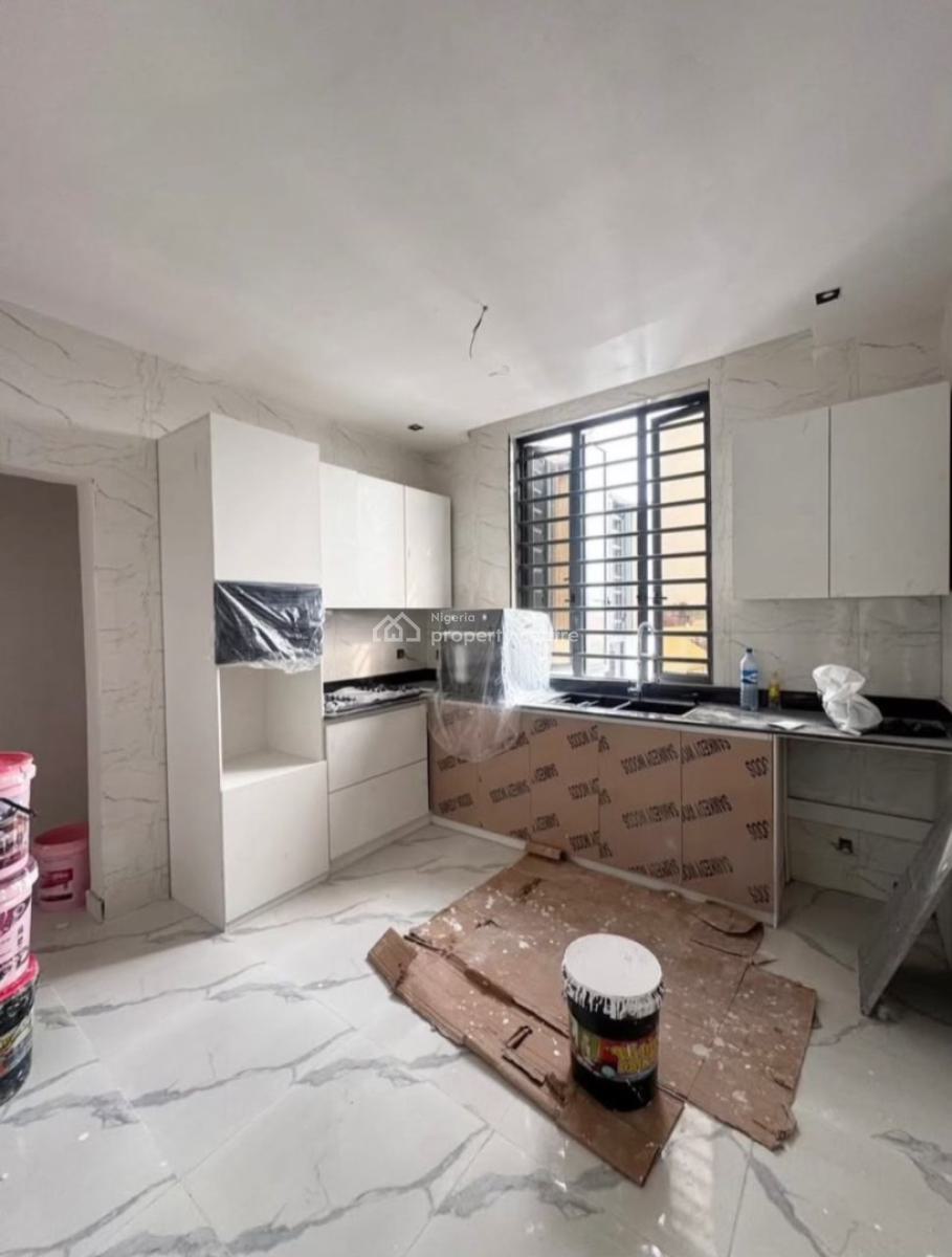 Newly Renovated 3 Bedroom Apartment with a Bq, Lekki Phase1, Lekki Phase 1, Lekki, Lagos, Flat / Apartment for Rent