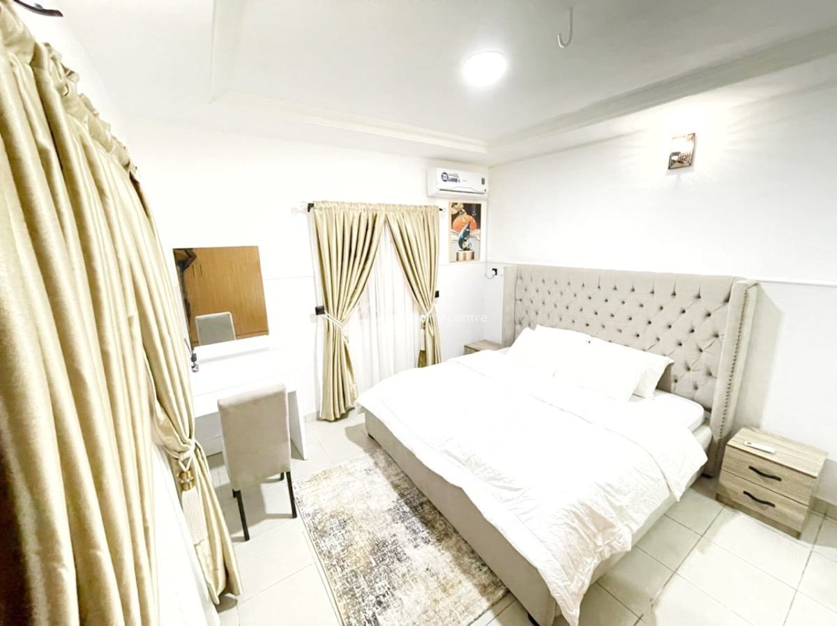 Luxury 3 Bedroom Flat, Gra Phase 2, Magodo, Lagos, Flat / Apartment for Sale