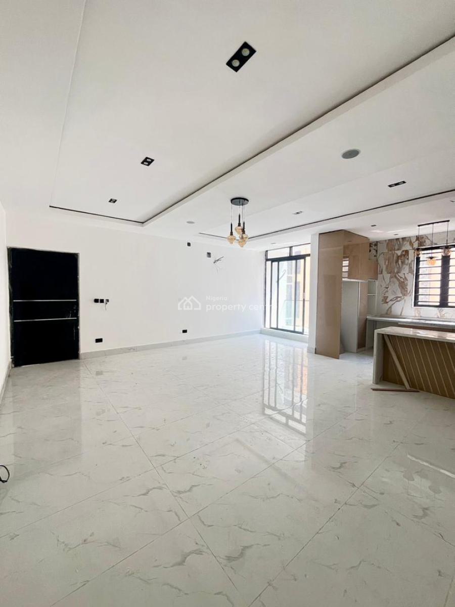 Beautiful 2 Bedroom Apartment with Gym️, Lekki Phase 1, Lekki, Lagos, Flat / Apartment for Sale